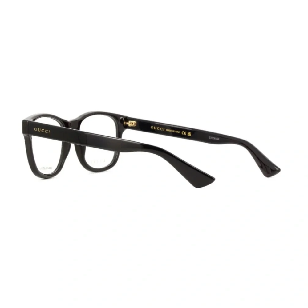 GUCCI GG1344O 001 / 005This wayfarer Gucci optical comes in a shiny black frame.